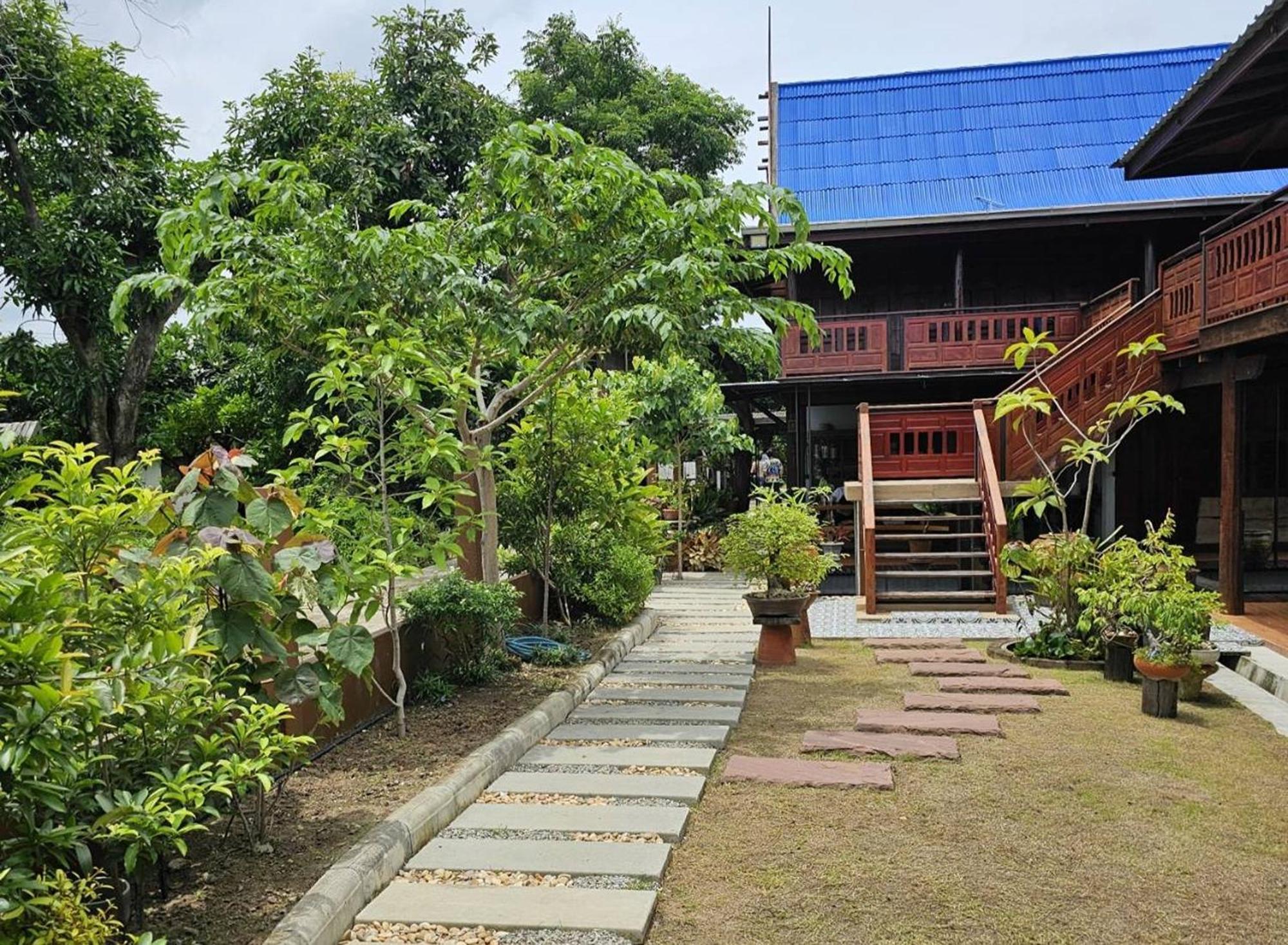 Nipatra Homestay กรุงเทพมหานคร ภายนอก รูปภาพ
